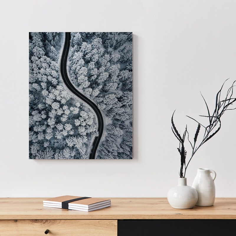 Metallbild_Straße-im-Schnee_gebürstet Metallbild Straße im Schnee